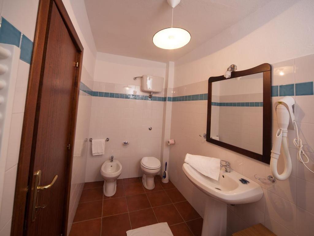 Affitta Camere Casa Delle Rose Villanova Monteleone Екстер'єр фото