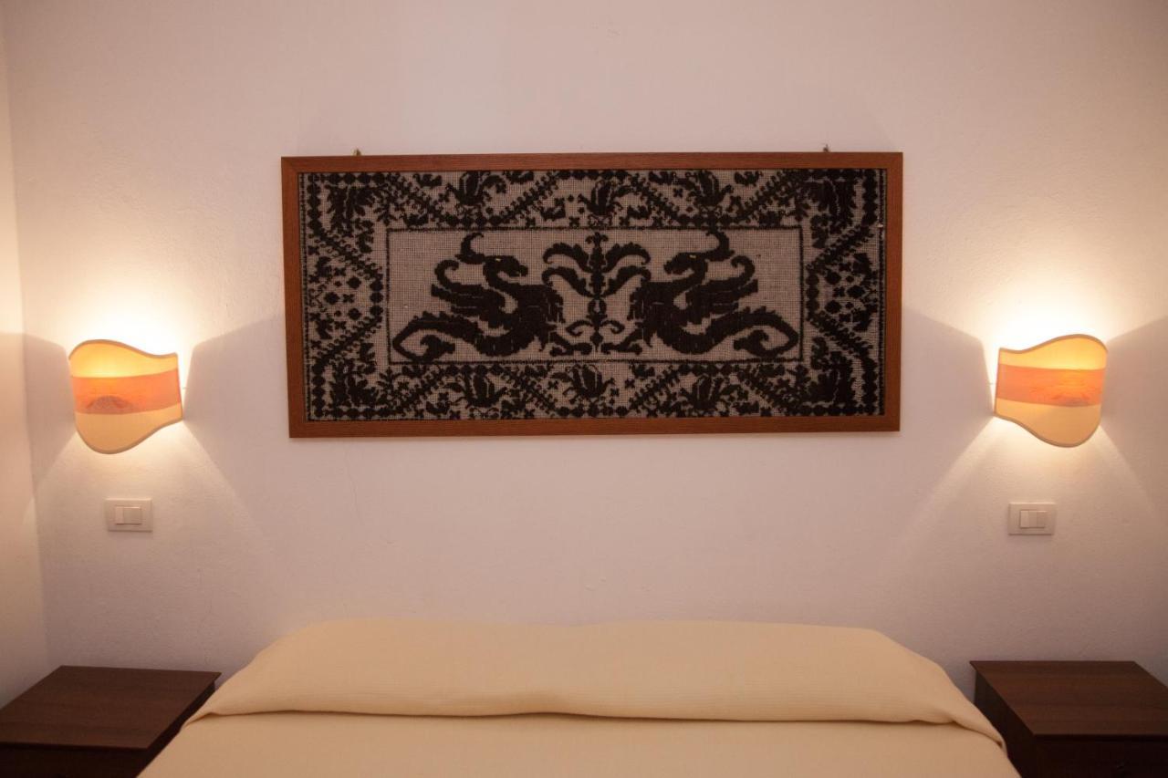 Affitta Camere Casa Delle Rose Villanova Monteleone Екстер'єр фото