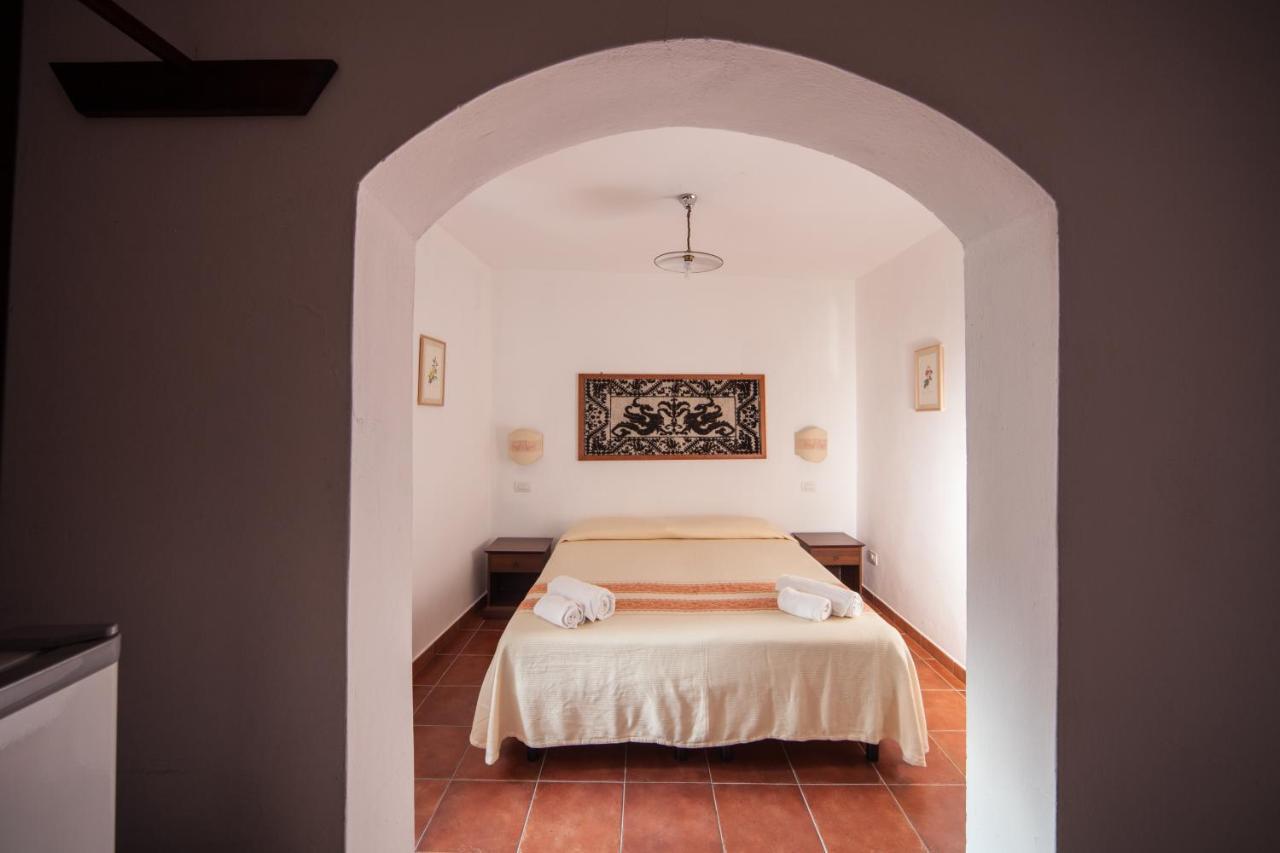 Affitta Camere Casa Delle Rose Villanova Monteleone Екстер'єр фото